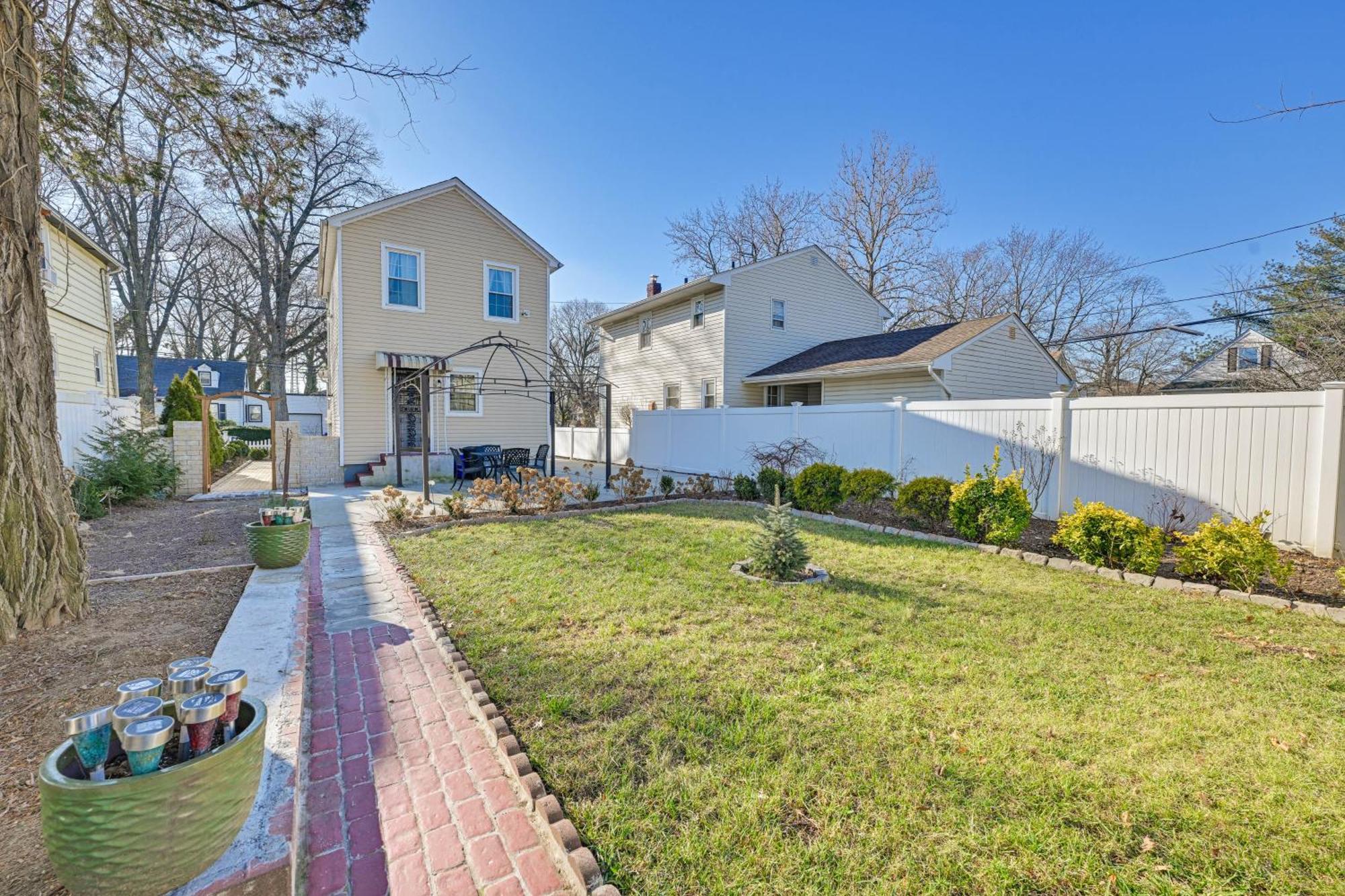 Charming Valley Stream Home 24 Mi To Central Park Bagian luar foto