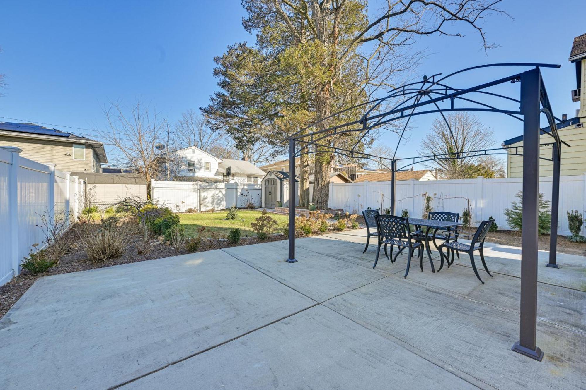 Charming Valley Stream Home 24 Mi To Central Park Bagian luar foto