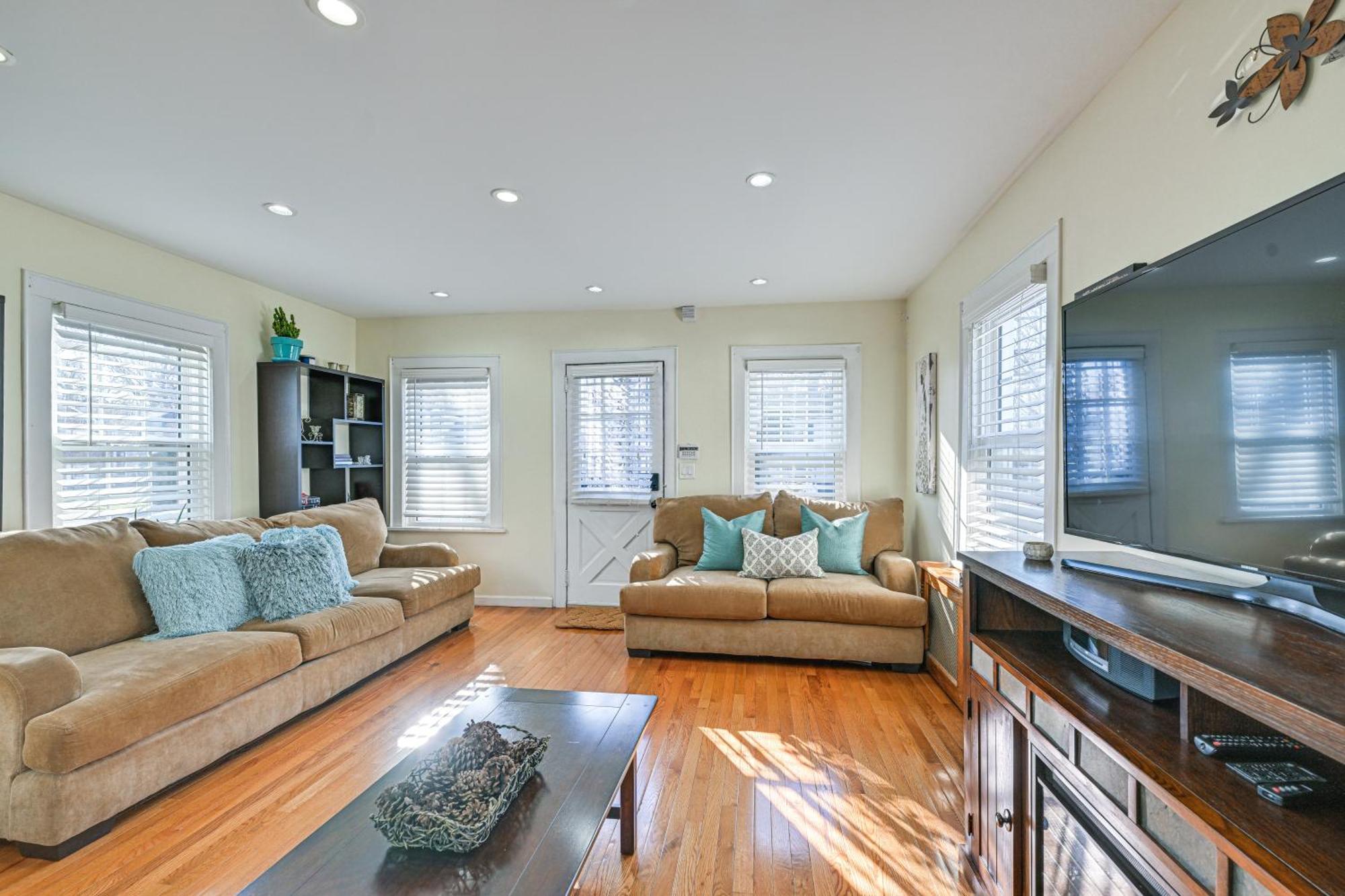 Charming Valley Stream Home 24 Mi To Central Park Bagian luar foto