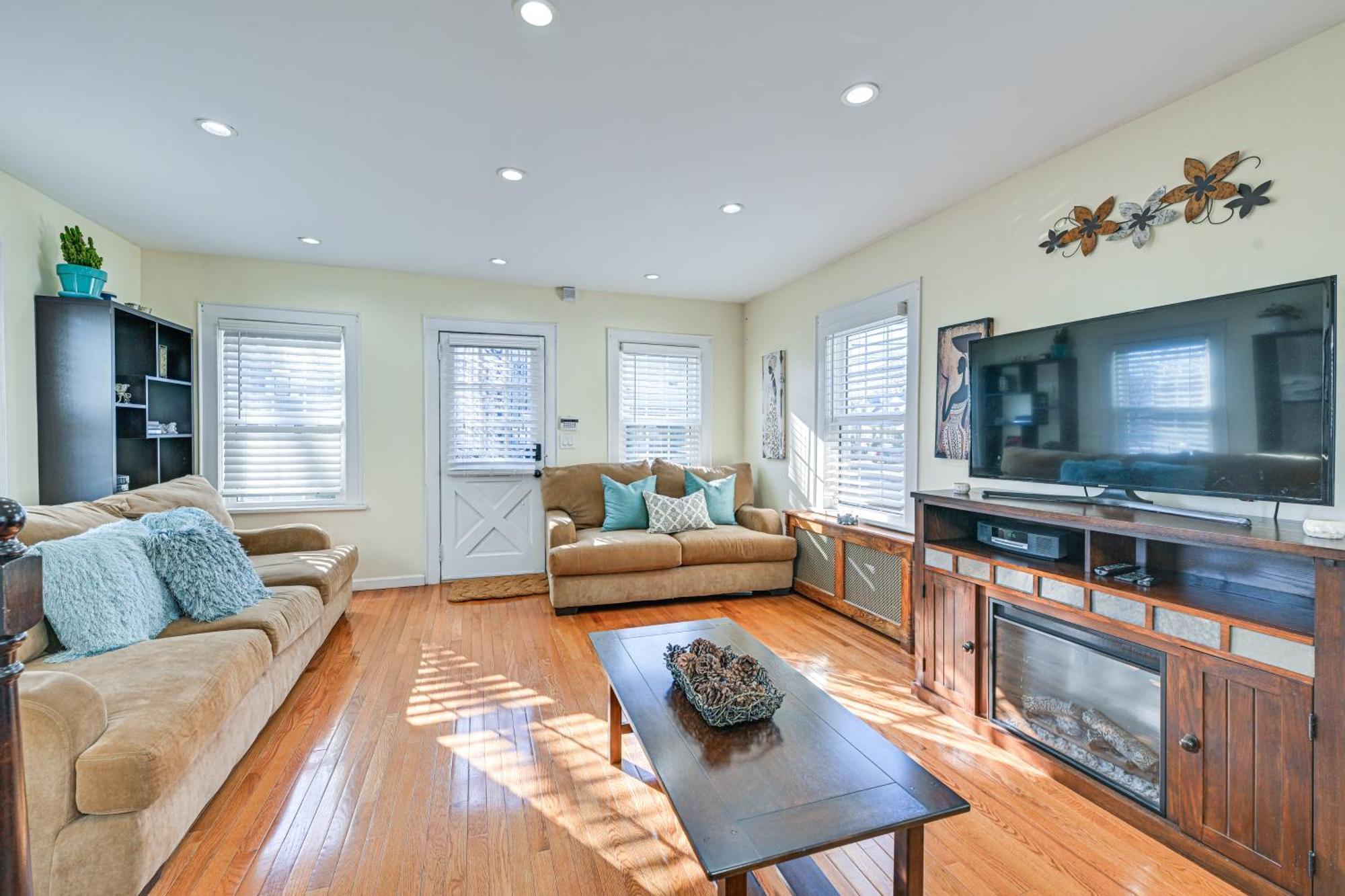 Charming Valley Stream Home 24 Mi To Central Park Bagian luar foto